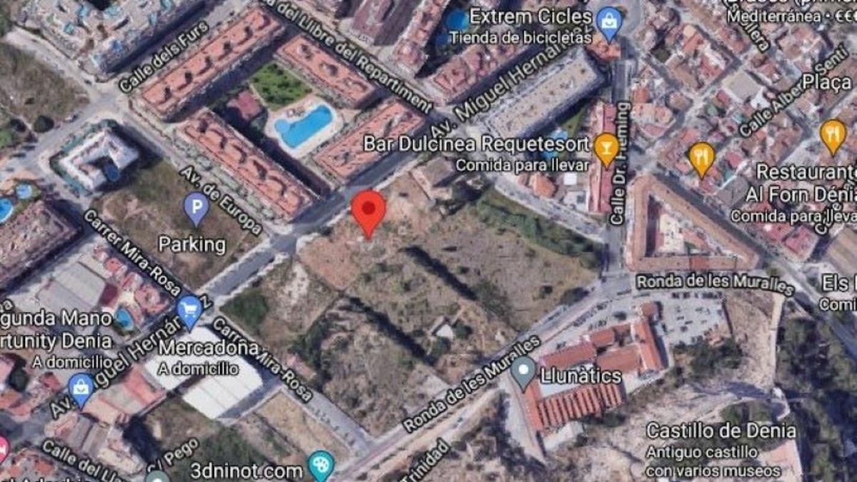 Terreno en venta en Denia, Alicante photo 2