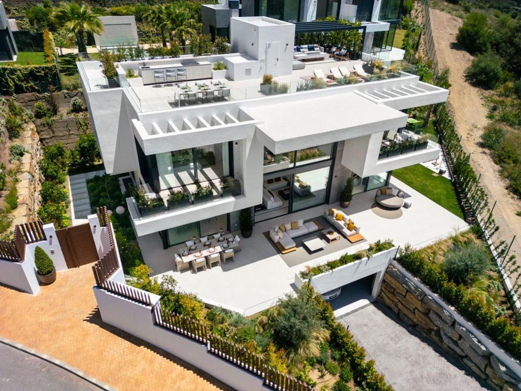 Properties for sale and rent in Spain photo 1