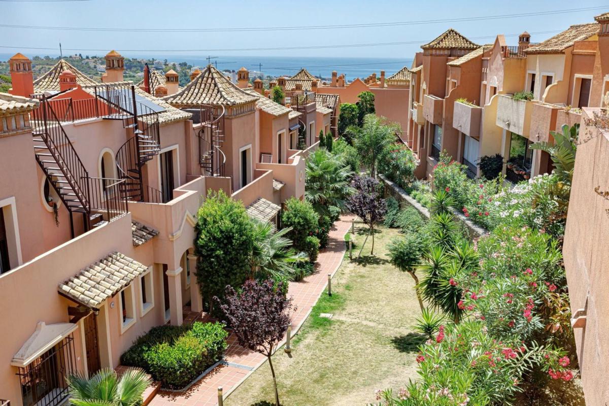 Properties for sale and rent in Spain photo 2