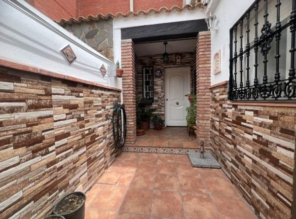 Chalet adosado en Calle Alonso de Mudarra, 64, Churriana - La Noria, Málaga photo 1