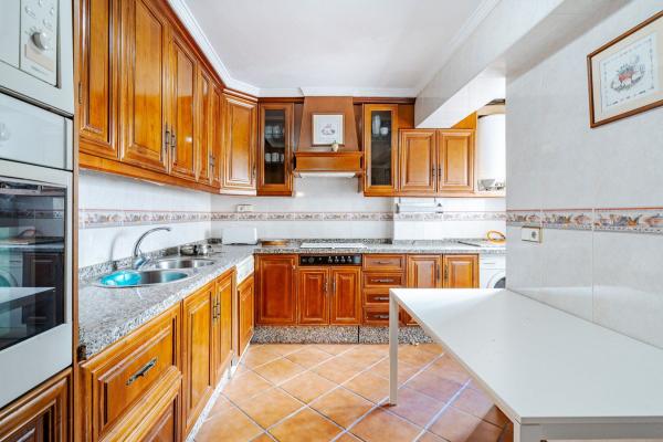 Sale of flat in Piso en Calle Melilla, Puerto de Estepona, Estepona, Estepona
photo 1