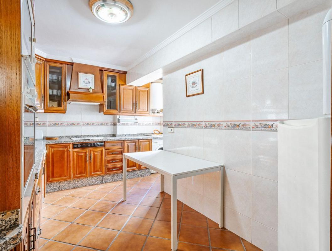 Sale of apartment in Piso en Calle Melilla, Puerto de Estepona, Estepona, Estepona
 photo 2