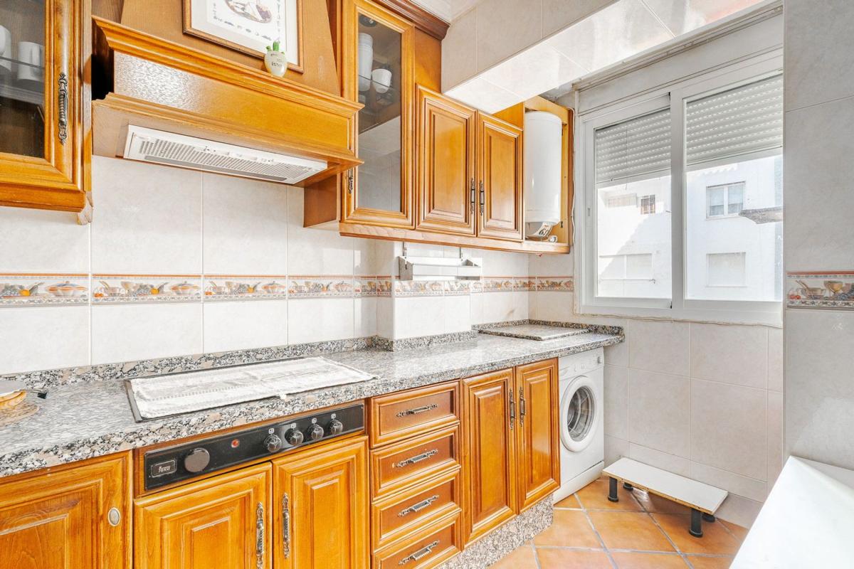 Sale of apartment in Piso en Calle Melilla, Puerto de Estepona, Estepona, Estepona
 photo 4
