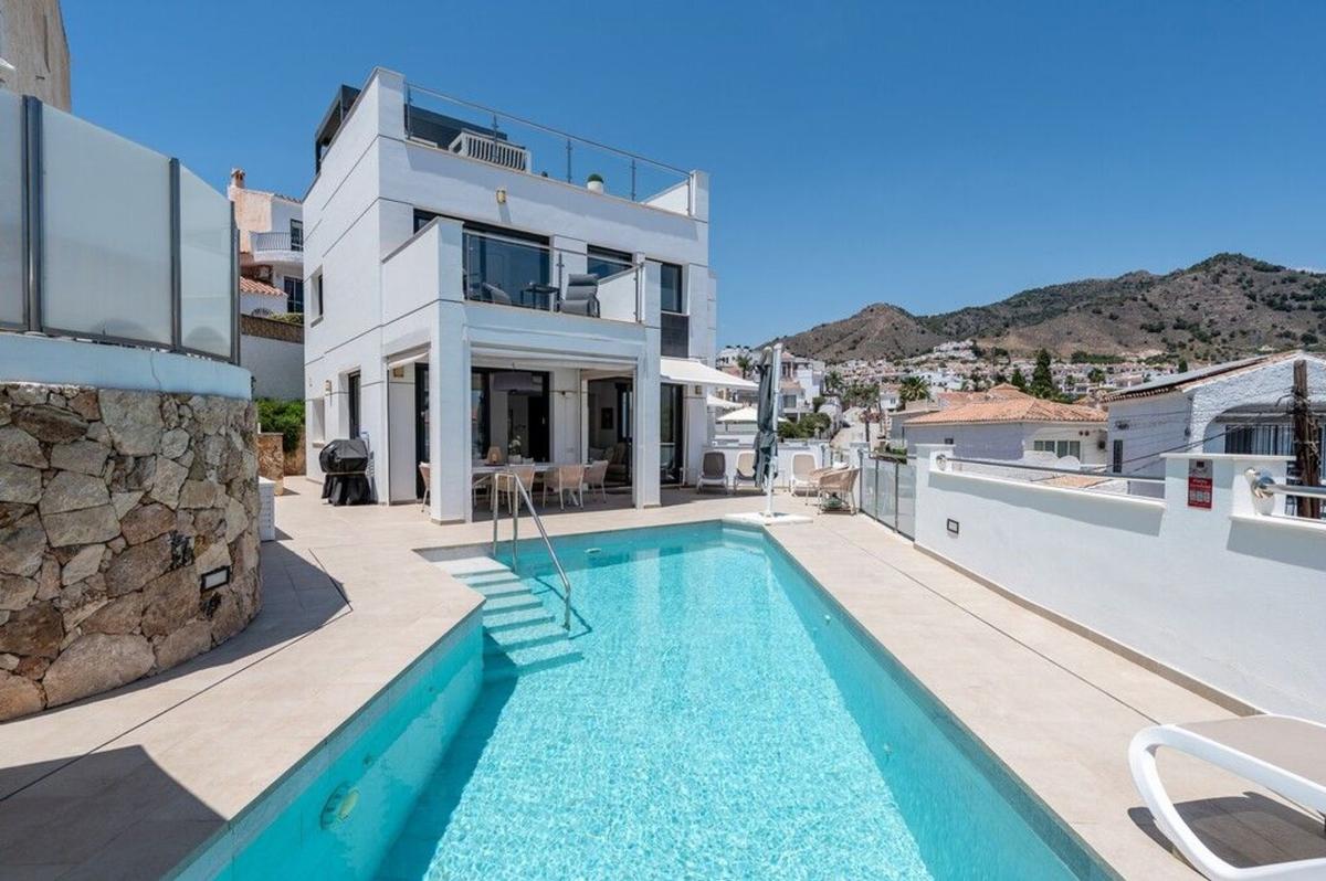 Properties for sale and rent in Spain photo 1