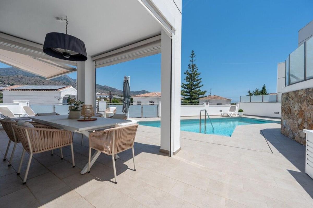 Properties for sale and rent in Spain photo 5