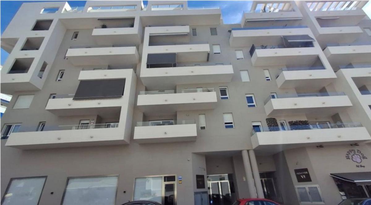 Venta de piso en Piso en Calle Pío Baroja, 2, Rodeo Alto-Guadaiza-La Campana, Marbella, Marbella
photo 1