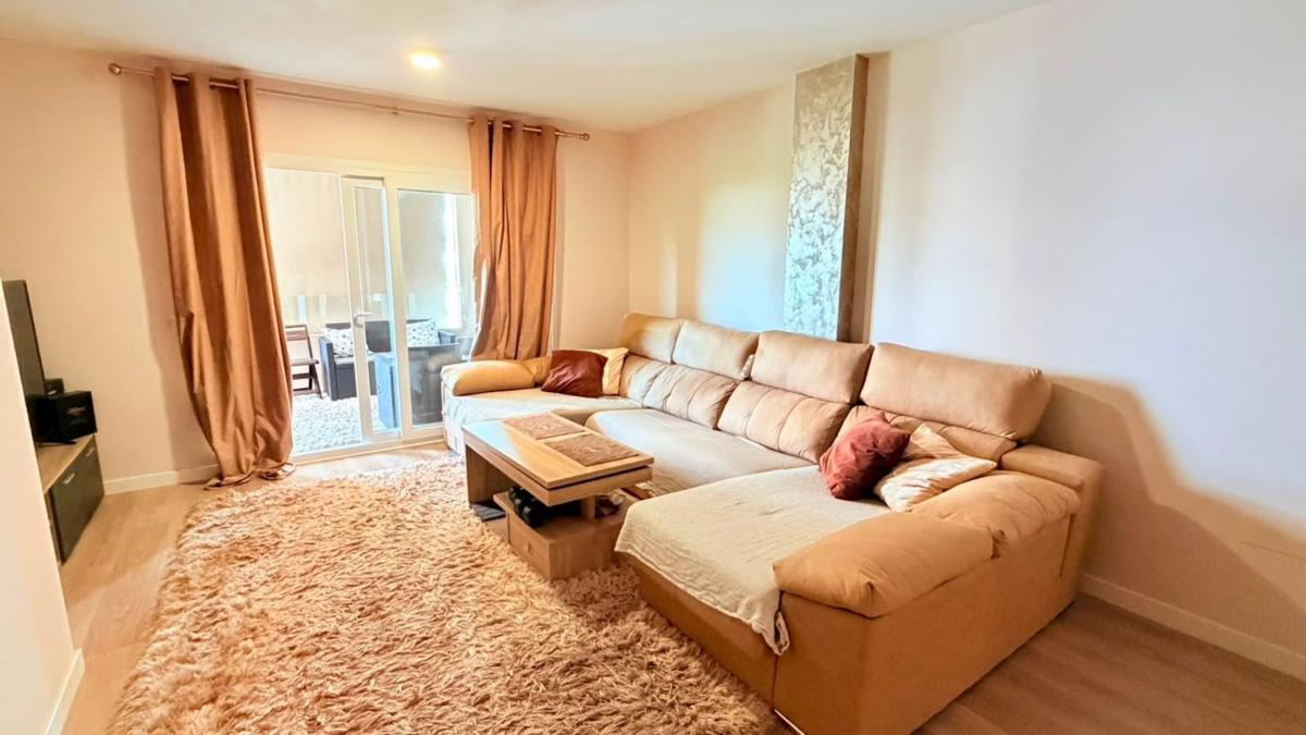Venta de piso en Piso en Calle Pío Baroja, 2, Rodeo Alto-Guadaiza-La Campana, Marbella, Marbella
photo 2