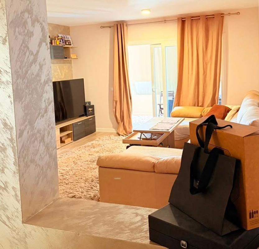 Venta de piso en Piso en Calle Pío Baroja, 2, Rodeo Alto-Guadaiza-La Campana, Marbella, Marbella
photo 3