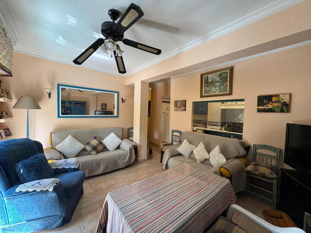 Venta de piso en Piso en Playa Bajadilla-Puertos, Marbella, Marbella
photo 1