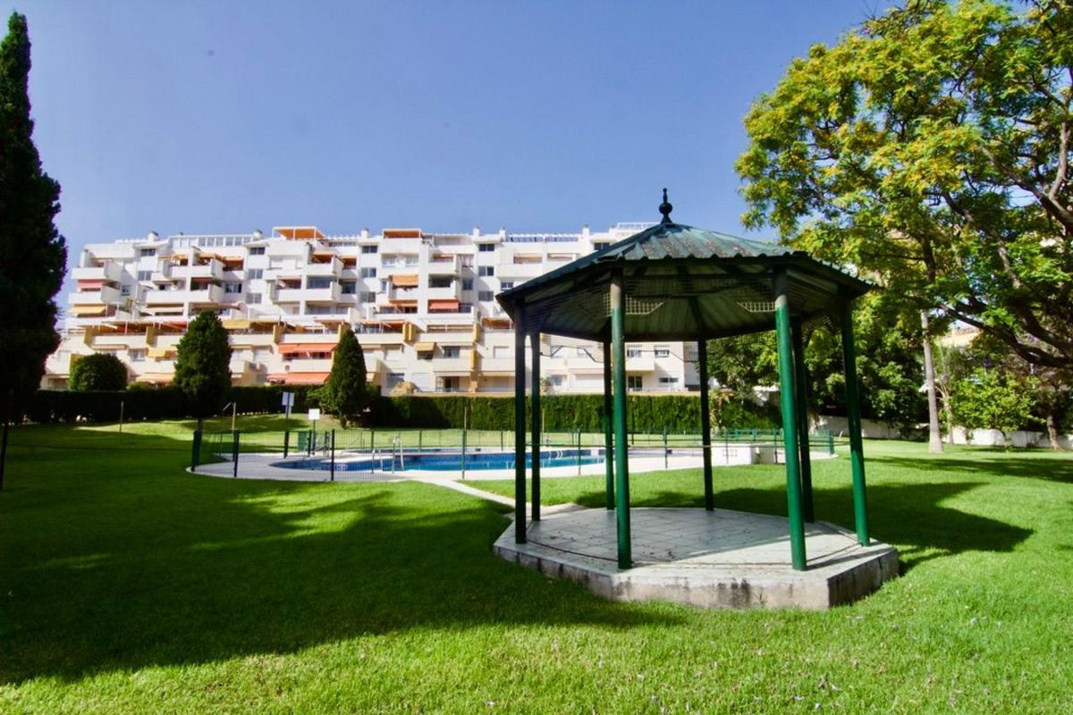 Продажа квартиры на Piso en Avenida Ciudad de Melilla s/n, Arroyo de la Miel, Benalmádena, Бенальмадена
photo 1