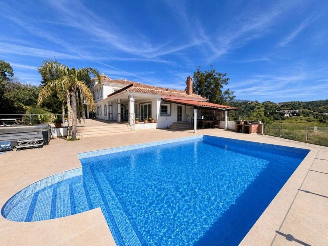Properties for sale and rent in Spain photo 1
