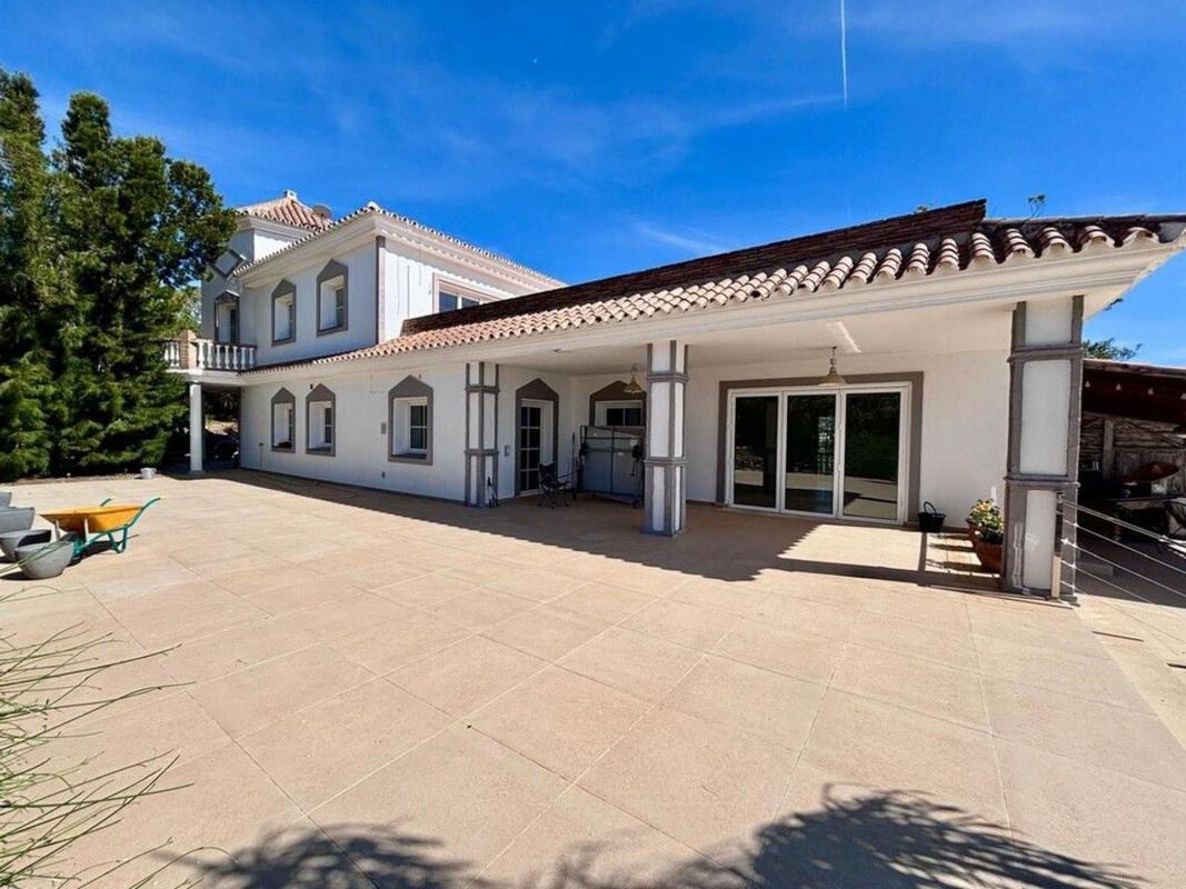 Properties for sale and rent in Spain photo 2