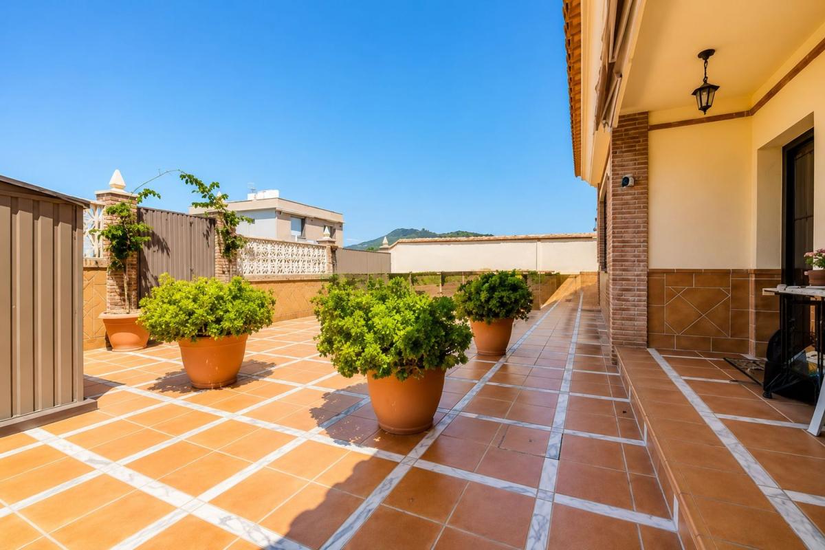 Properties for sale and rent in Spain photo 2