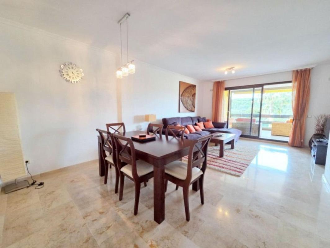 Sale of apartment in Piso en Calle Viñas del Golf, Doña Julia Golf, Casares, Casares
photo 4