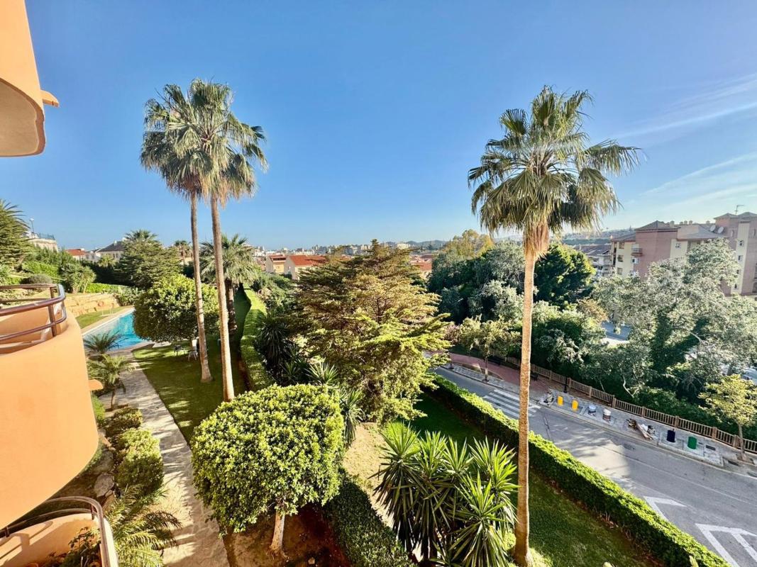 Sale of apartment in Piso en Calle Chumbera, 2, Los Pacos, Fuengirola, Fuengirola
photo 3
