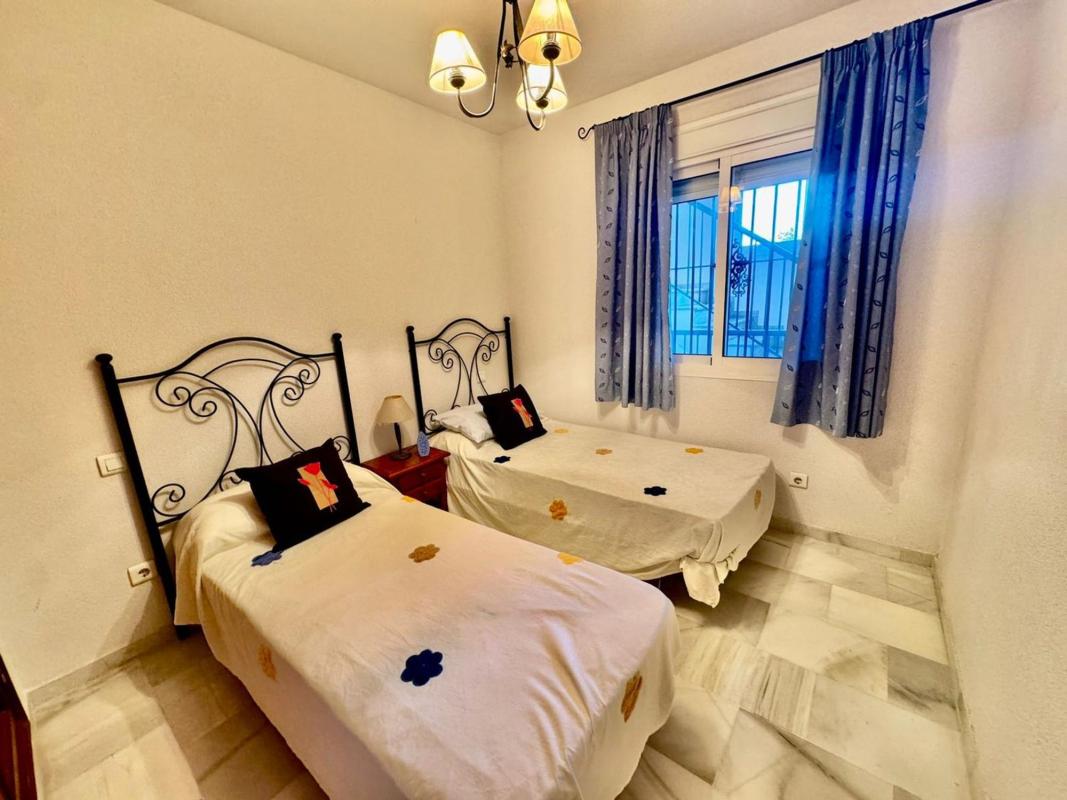 Sale of apartment in Piso en Calle Chumbera, 2, Los Pacos, Fuengirola, Fuengirola
photo 4