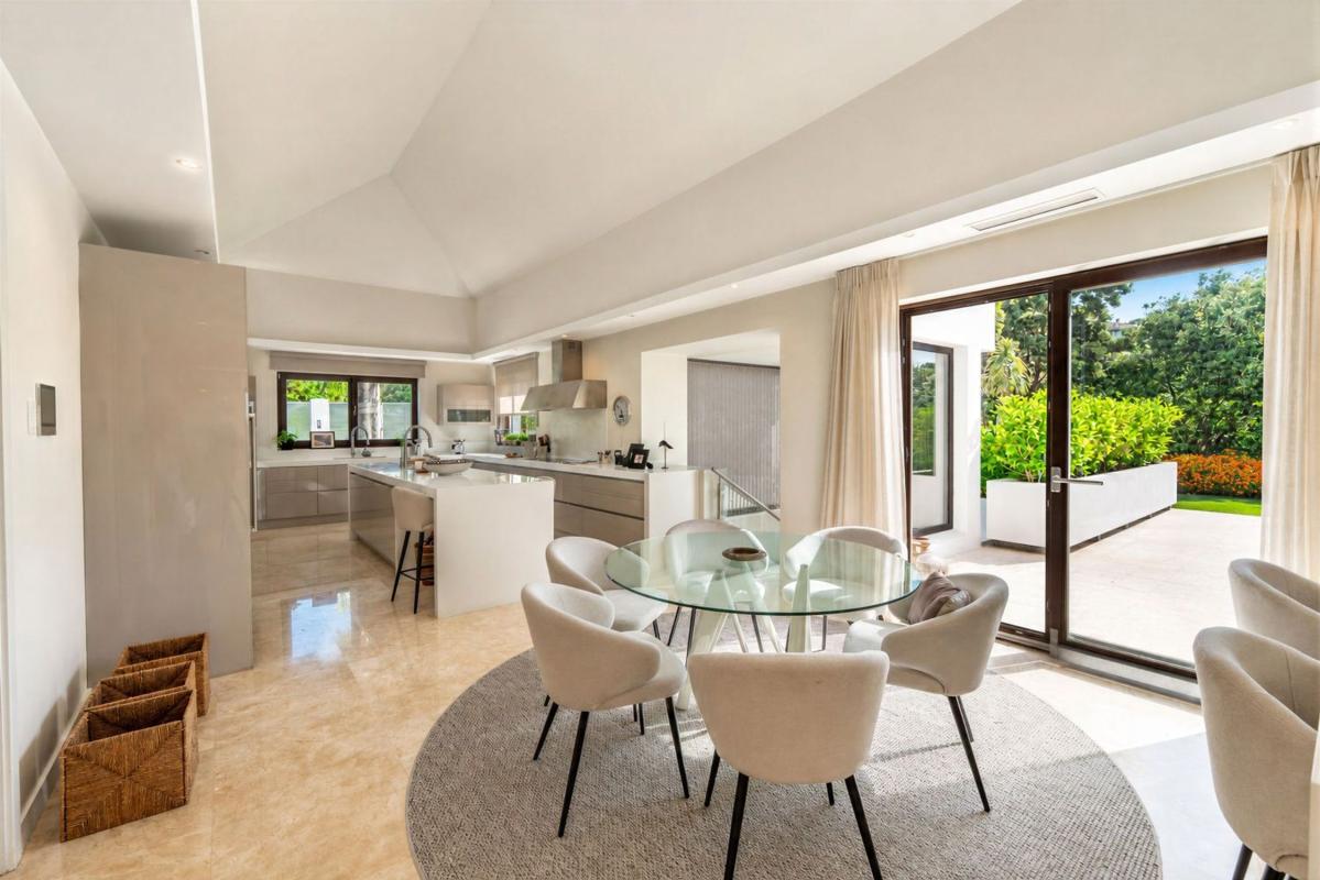 Properties for sale and rent in Spain photo 5