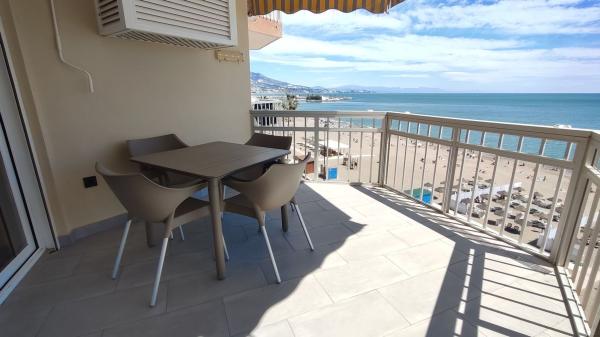 Sale of flat in Piso en Paseo Marítimo Rey de España, 17, Zona Puerto Deportivo, Fuengirola, Fuengirola
thumbnail 1