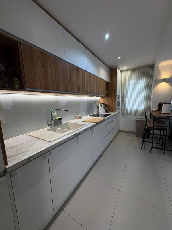 Venta de piso en Piso en Avenida Cánovas del Castillo, Huerta Belón-Calvario, Marbella, Marbella
 photo 3