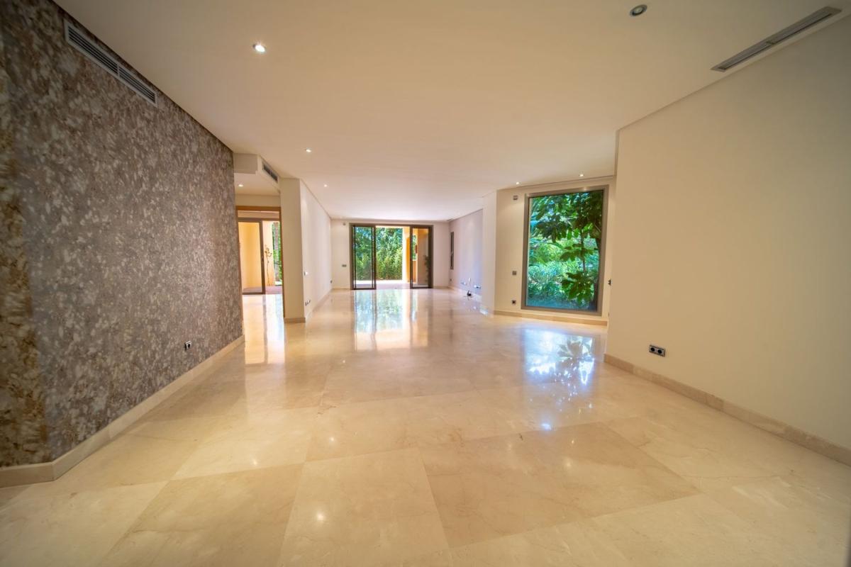 Venta de piso en Piso en Sierra Blanca, Marbella, Marbella
photo 4