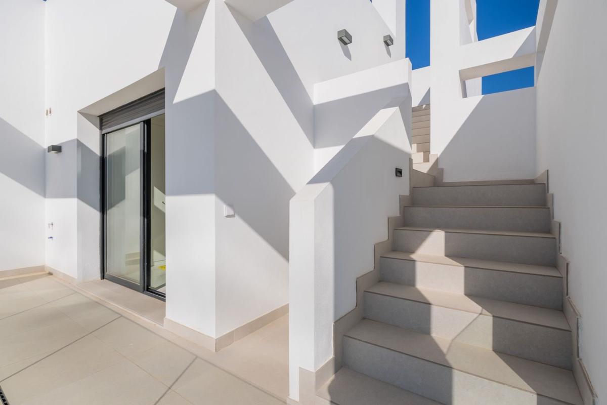 Продажа пентхауса на  Ático en Calle Josefina Samper, Guadalobón, Estepona, Эстепона photo 5