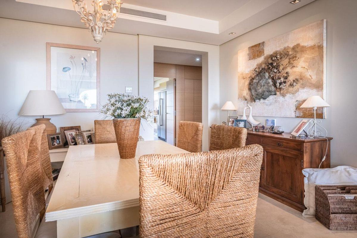 Продажа пентхауса на  Ático en Avenida Tomás Pascual, La Quinta, Benahavís, Бенахавис photo 4