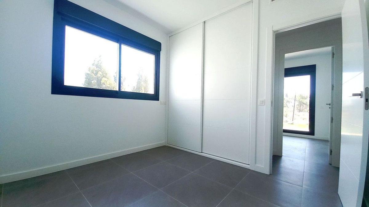 Продажа квартиры на Piso en Avenida Luis Peralta s/n, Calaburra - Chaparral, Mijas, Михас
photo 2