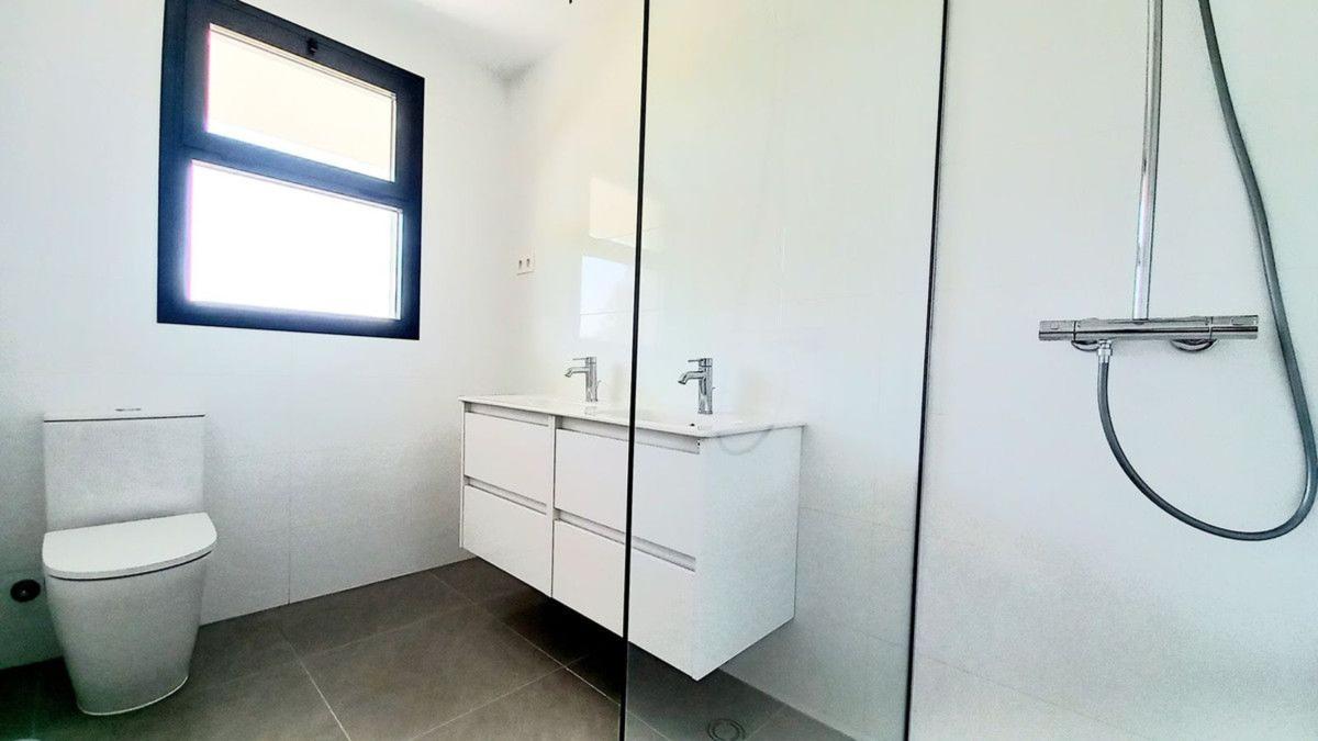 Продажа квартиры на Piso en Avenida Luis Peralta s/n, Calaburra - Chaparral, Mijas, Михас
photo 5