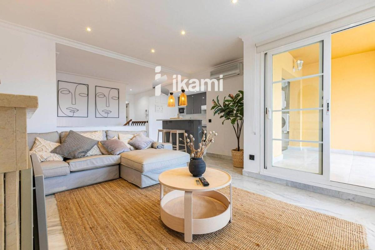 Venta de duplex en Dúplex en Avenida Nueva Andalucia, Los Naranjos, Marbella, Marbella photo 1
