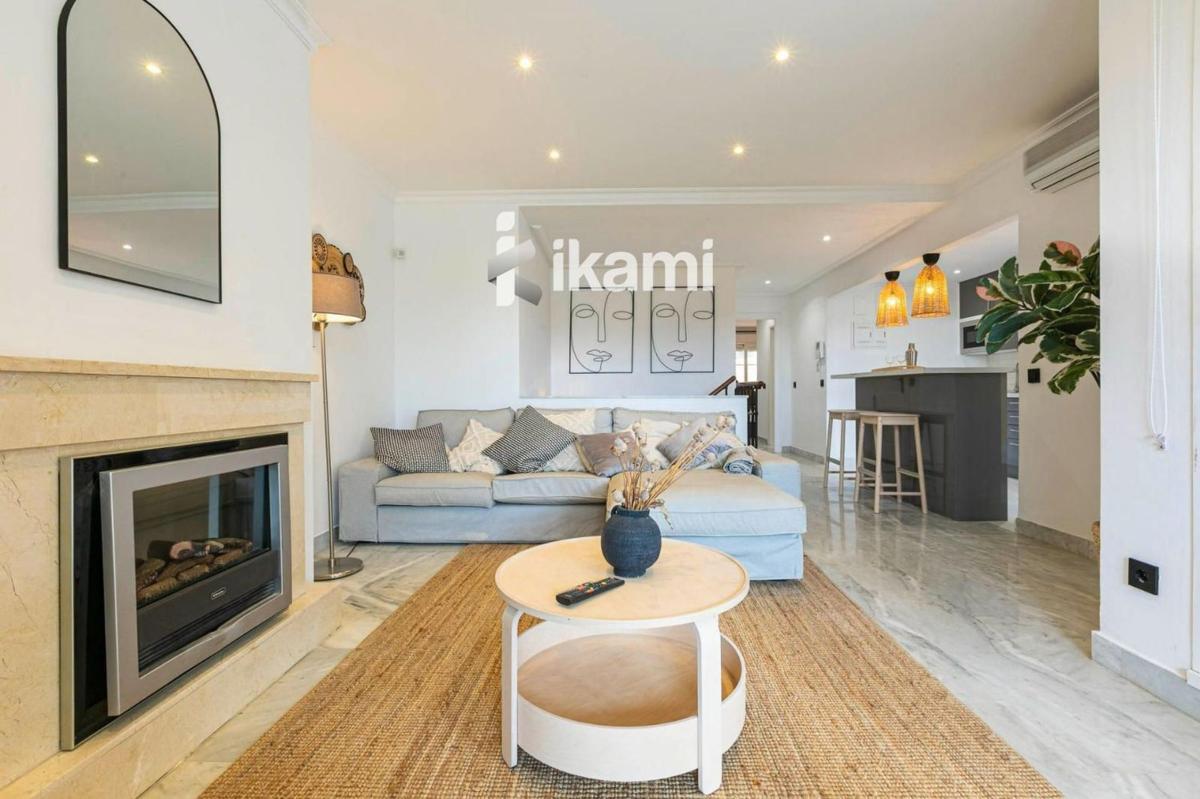 Venta de duplex en Dúplex en Avenida Nueva Andalucia, Los Naranjos, Marbella, Marbella photo 2
