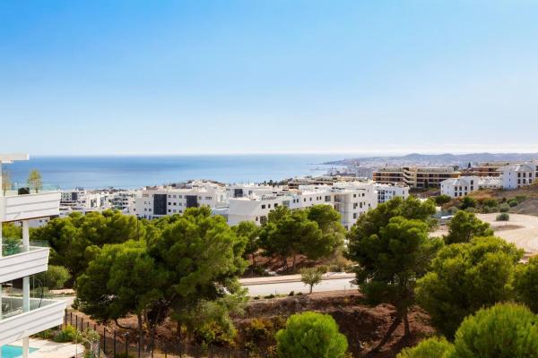Sale of flat in Piso en Avenida 8 de Marzo s/n, El Higuerón, Fuengirola, Fuengirola
thumbnail 1