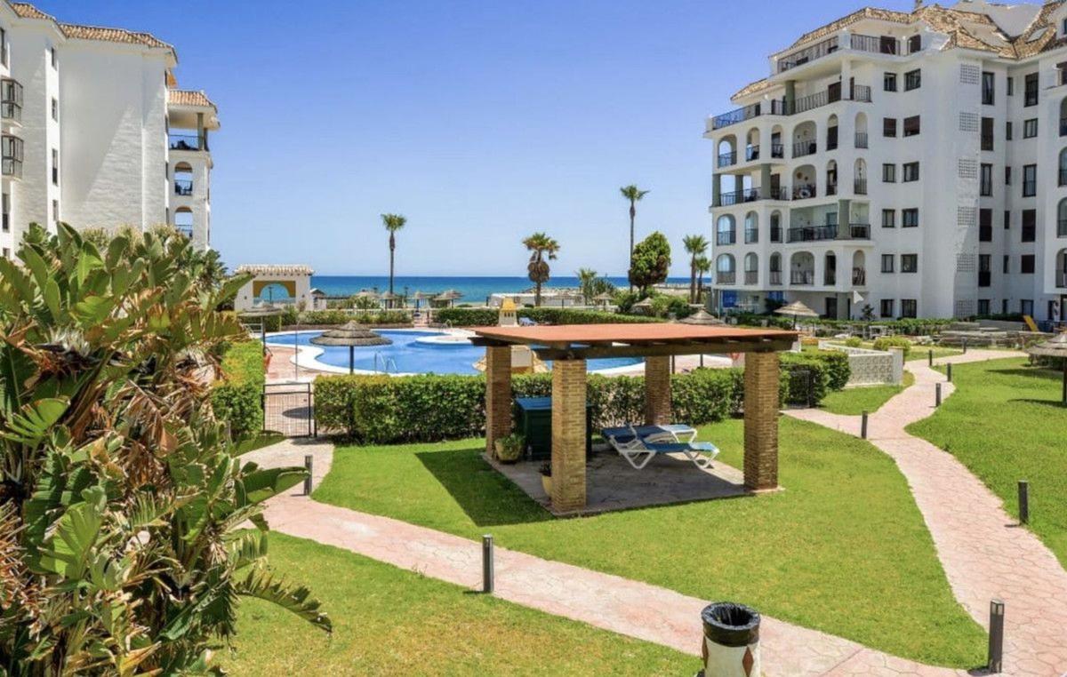 Sprzedaż mieszkania w Piso en Urbanizacion Marina de la Duquesa, 3, Puerto de la Duquesa, Manilva, Manilva
photo 2