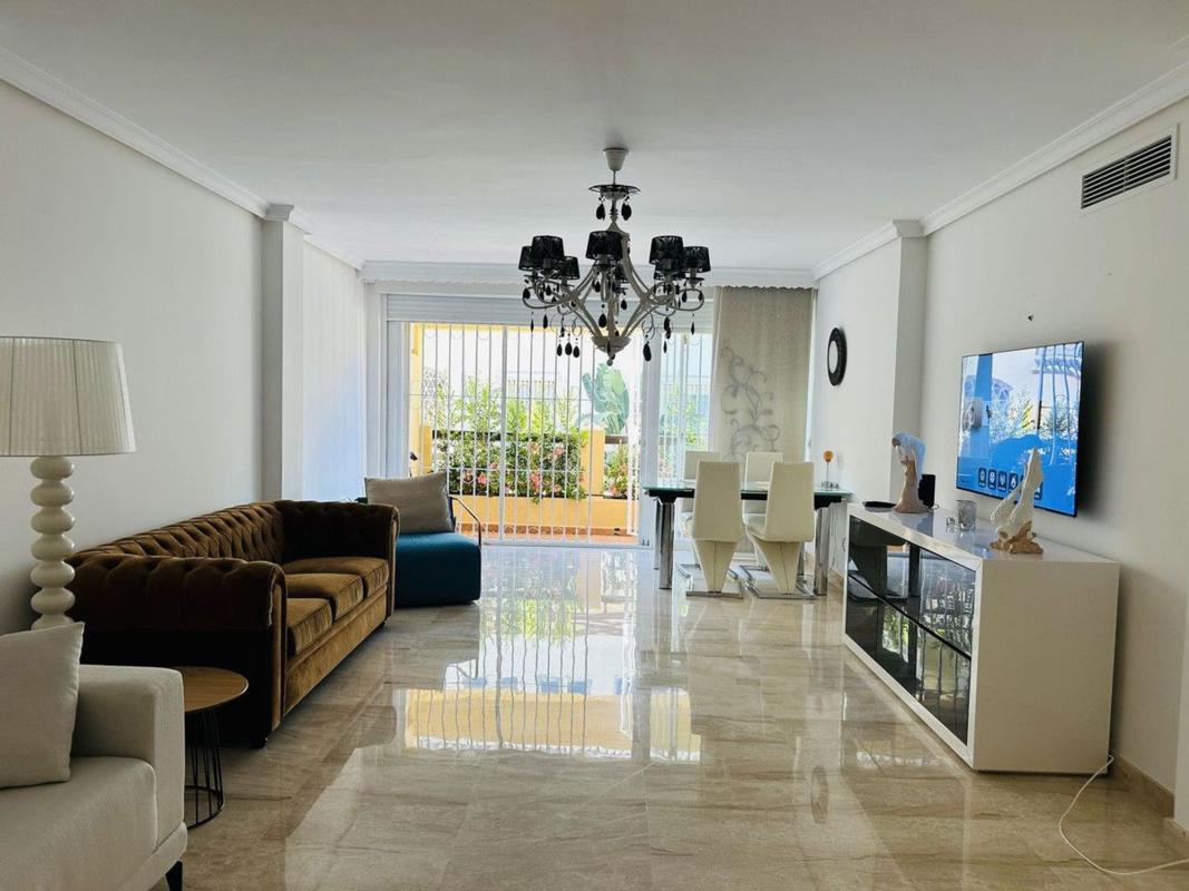 Venta de piso en Piso en Avenida atolón de coral s/n, Romana Playa, Marbella, Marbella
photo 1