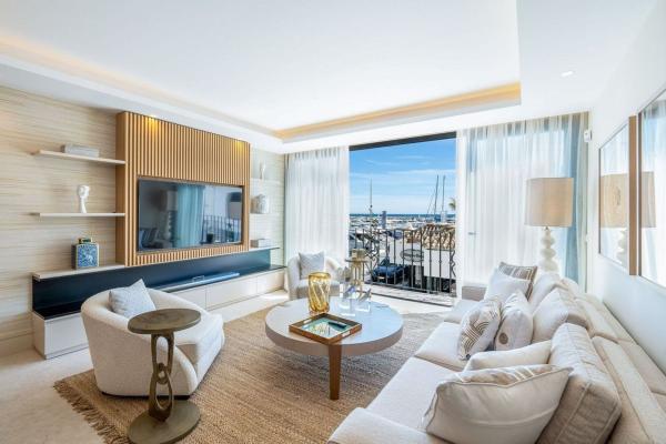 Venta de piso en Piso en Calle Tramo de Unión, Puerto Banús, Marbella, Marbella
thumbnail 1
