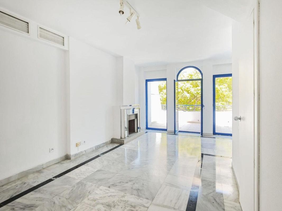 Venta de duplex en Dúplex en Calle de Ramón Gómez de la Serna, Playa de la Fontanilla, Marbella, Marbella photo 2