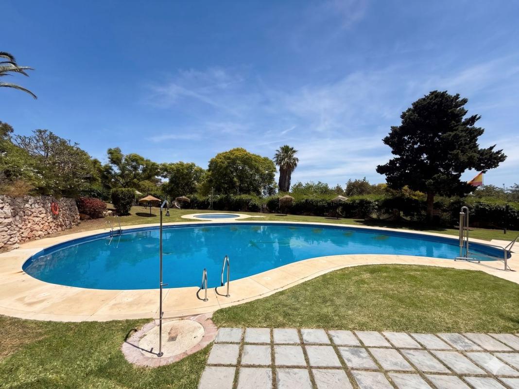Продажа квартиры на Piso en Arroyo de la Miel, Benalmádena, Бенальмадена
photo 1