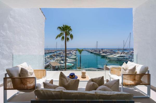 Venta de piso en Piso en Calle Ribera, Puerto Banús, Marbella, Marbella
photo 1