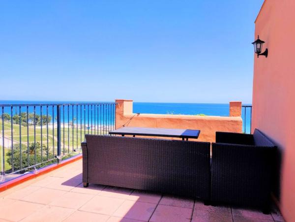 Аттик на продажу в Ático en Calle Encinas, Zona Sohail, Fuengirola, Фуэнхирола photo 1