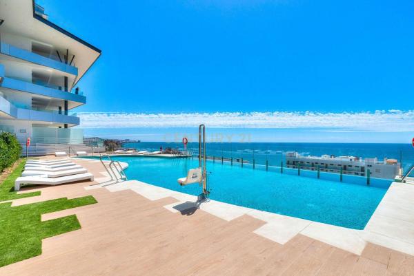 Sale of flat in Piso en Calle Begoña, 1, Las Gaviotas, Fuengirola, Fuengirola
thumbnail 1