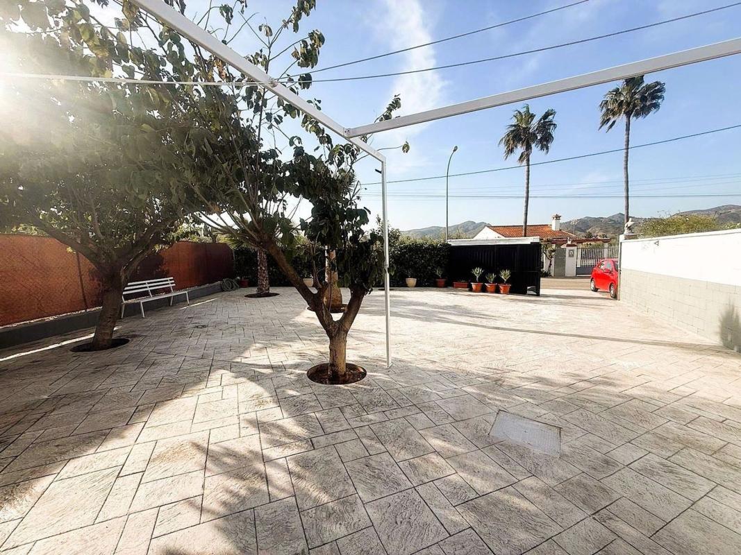 Properties for sale and rent in Spain photo 3