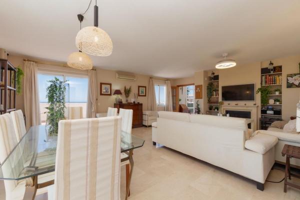 Аттик на продажу в  Ático en Centro, Estepona, Эстепона photo 4