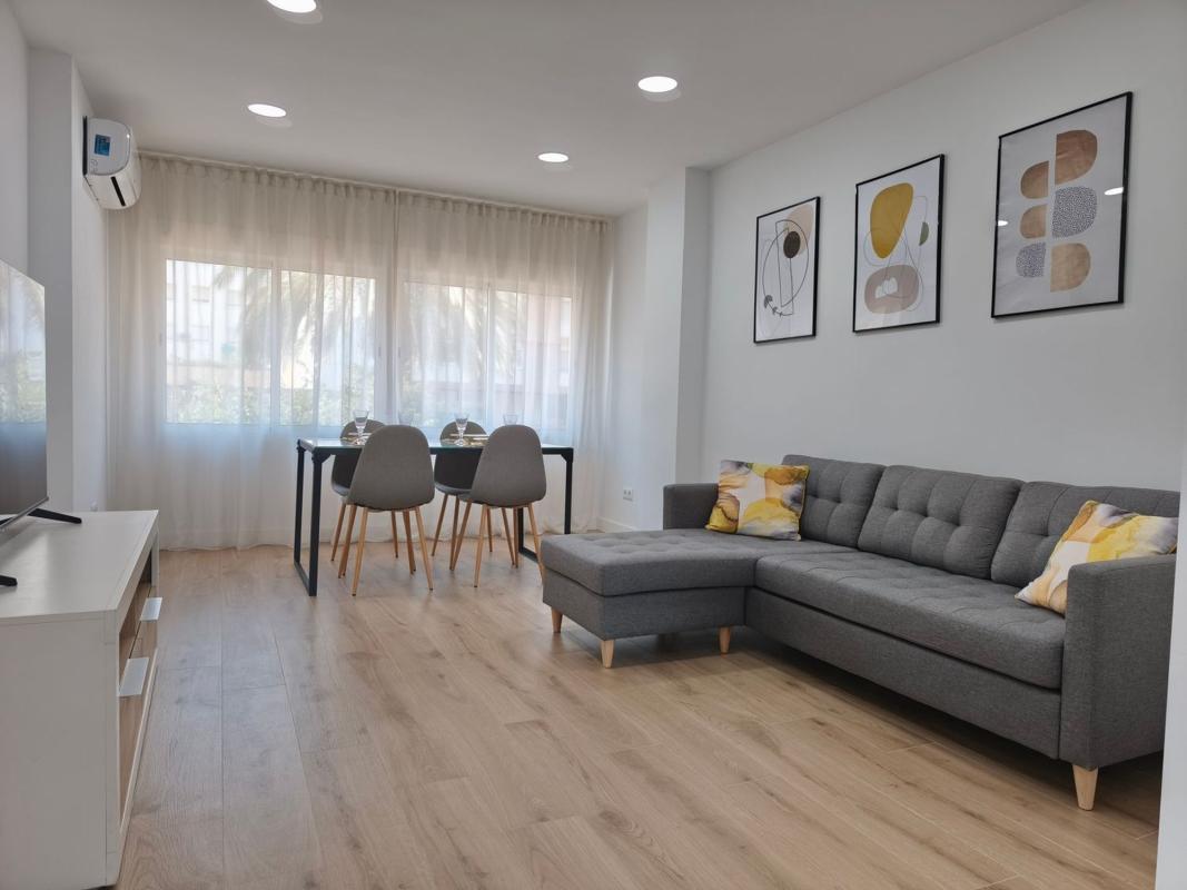 Sale of apartment in Piso en Pol Ctra de Cártama, Málaga, Málaga
photo 1