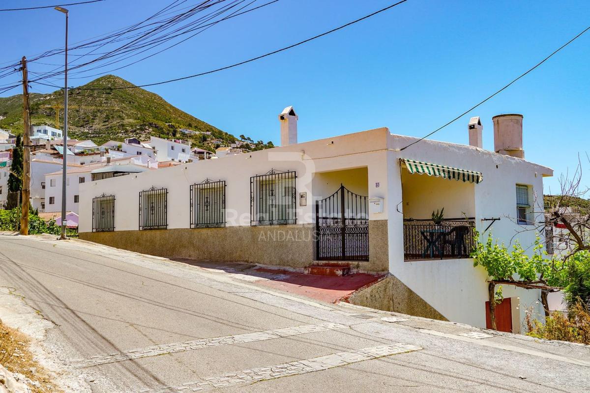 Properties for sale and rent in Spain photo 1