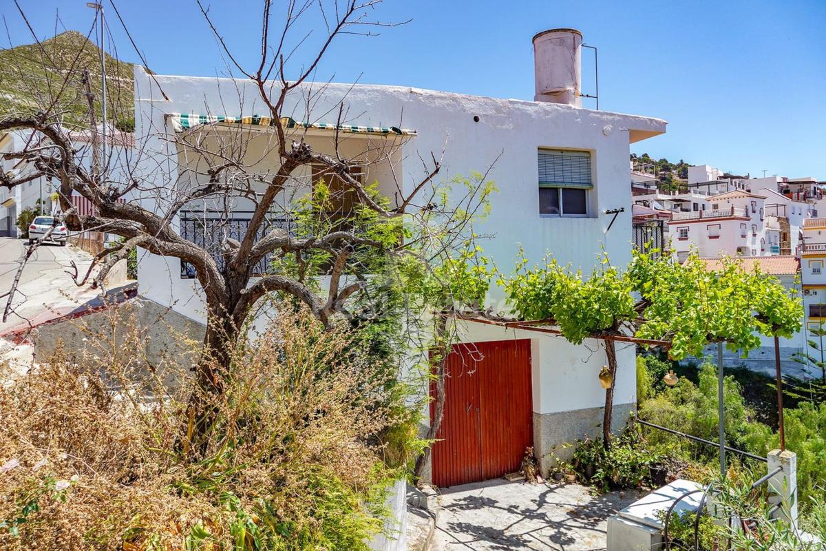 Properties for sale and rent in Spain photo 2