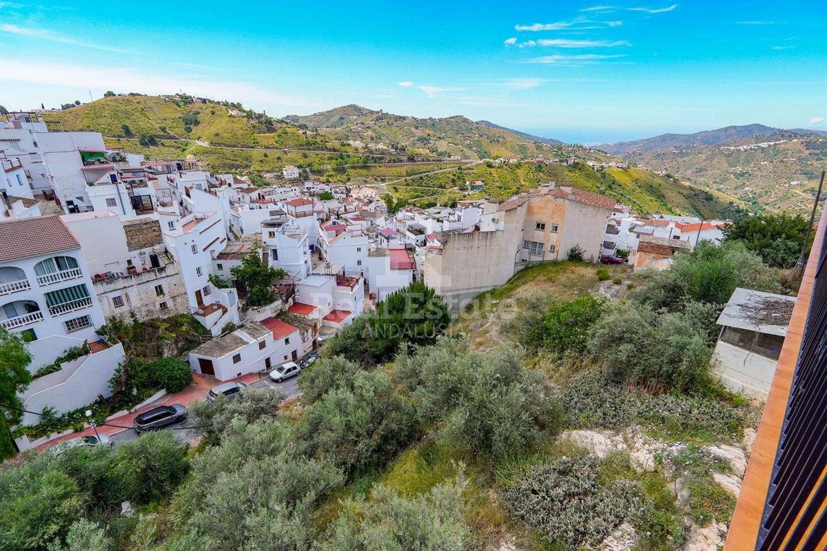 Properties for sale and rent in Spain photo 3