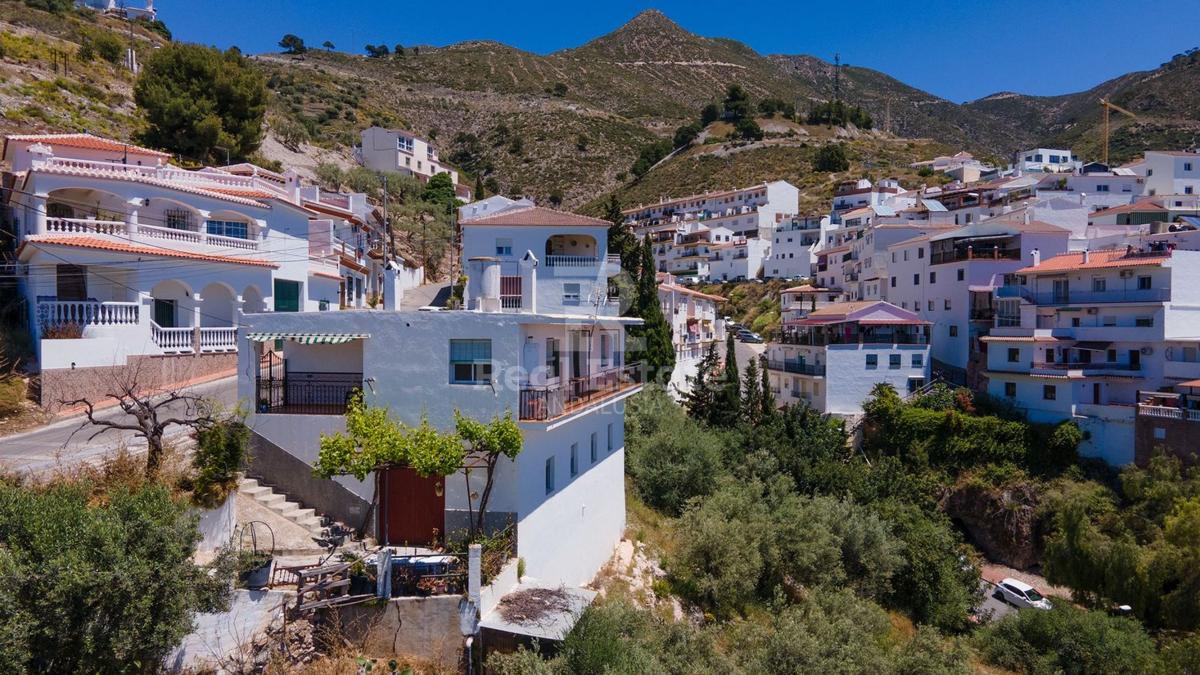 Properties for sale and rent in Spain photo 4
