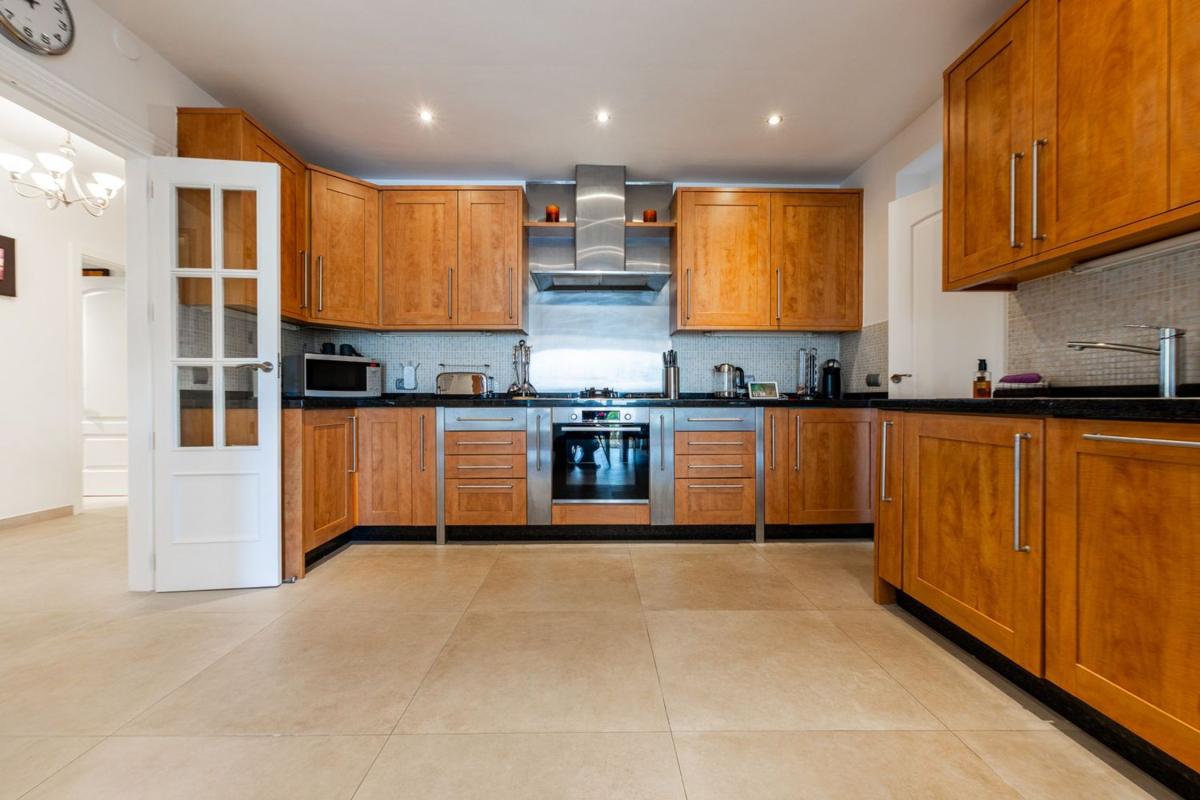 Properties for sale and rent in Spain photo 4