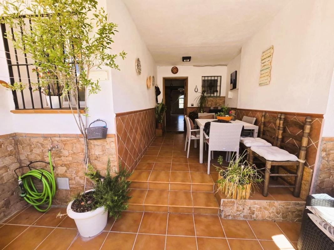 Properties for sale and rent in Spain photo 5