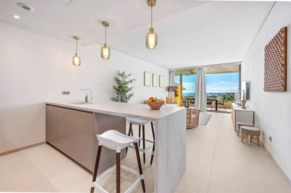 Sale of flat in Piso en Avenida Fuengirola, El Higuerón, Fuengirola, Fuengirola
photo 1