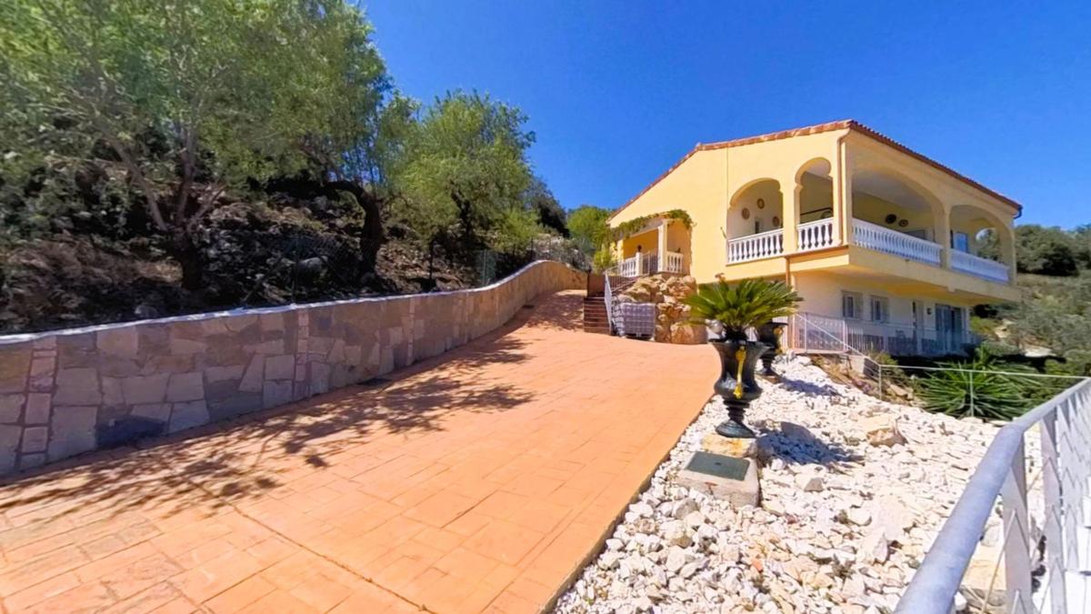 Properties for sale and rent in Spain photo 2
